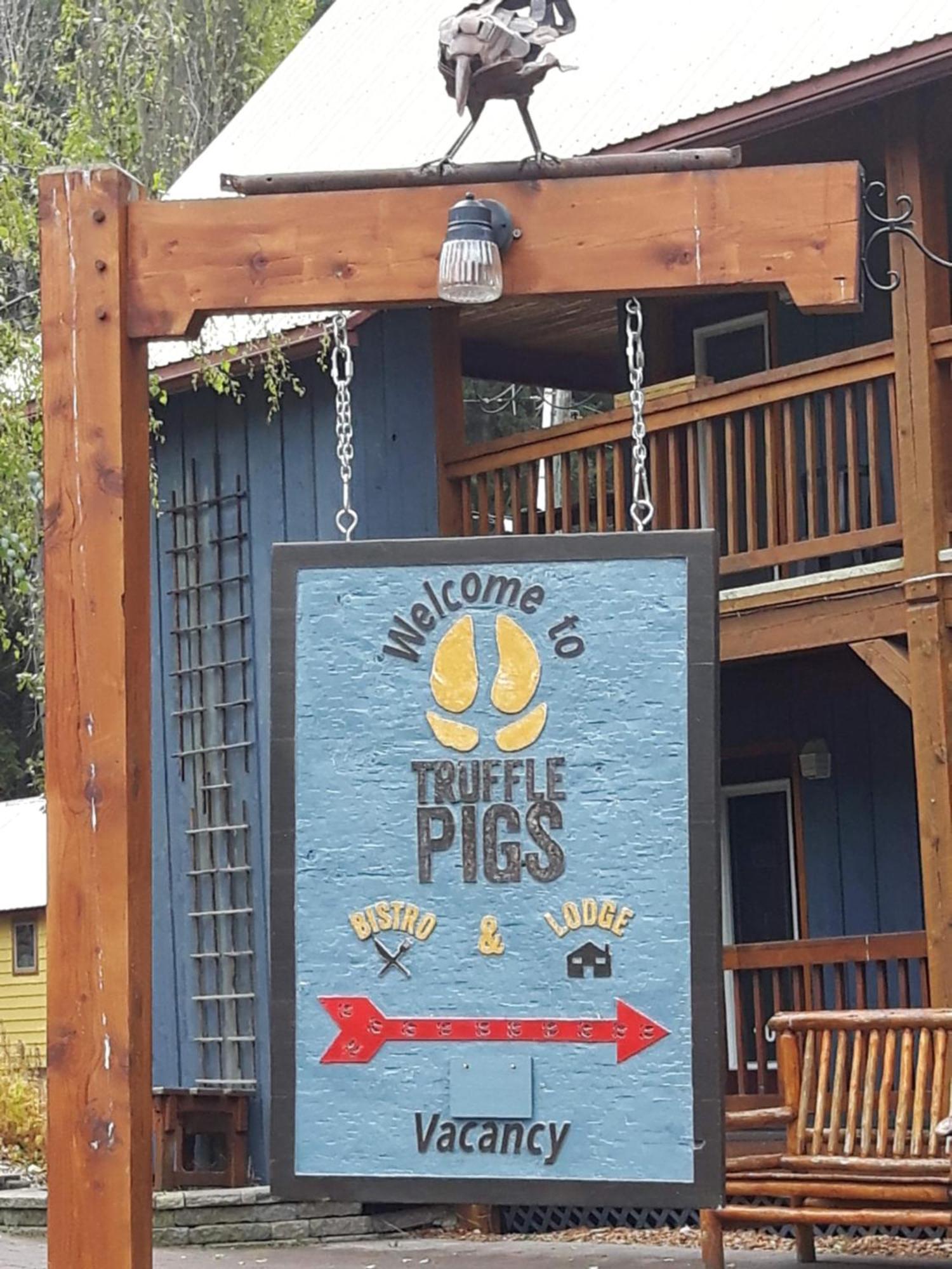 Truffle Pigs Lodge Field Εξωτερικό φωτογραφία